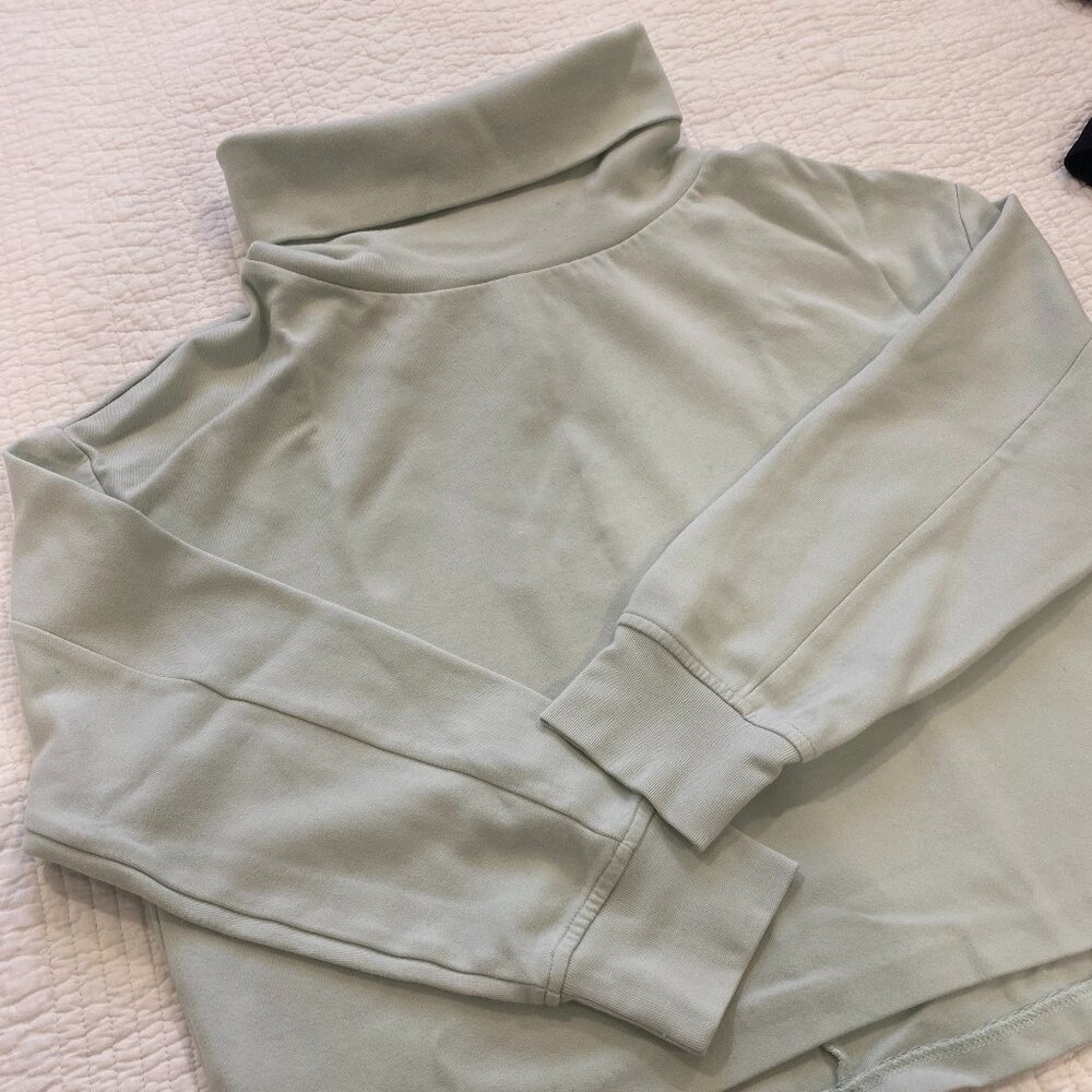 Frank & Oak mint green cropped sweatshirt - S